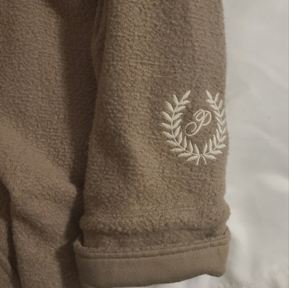 Shacket - Picture 4 of 5